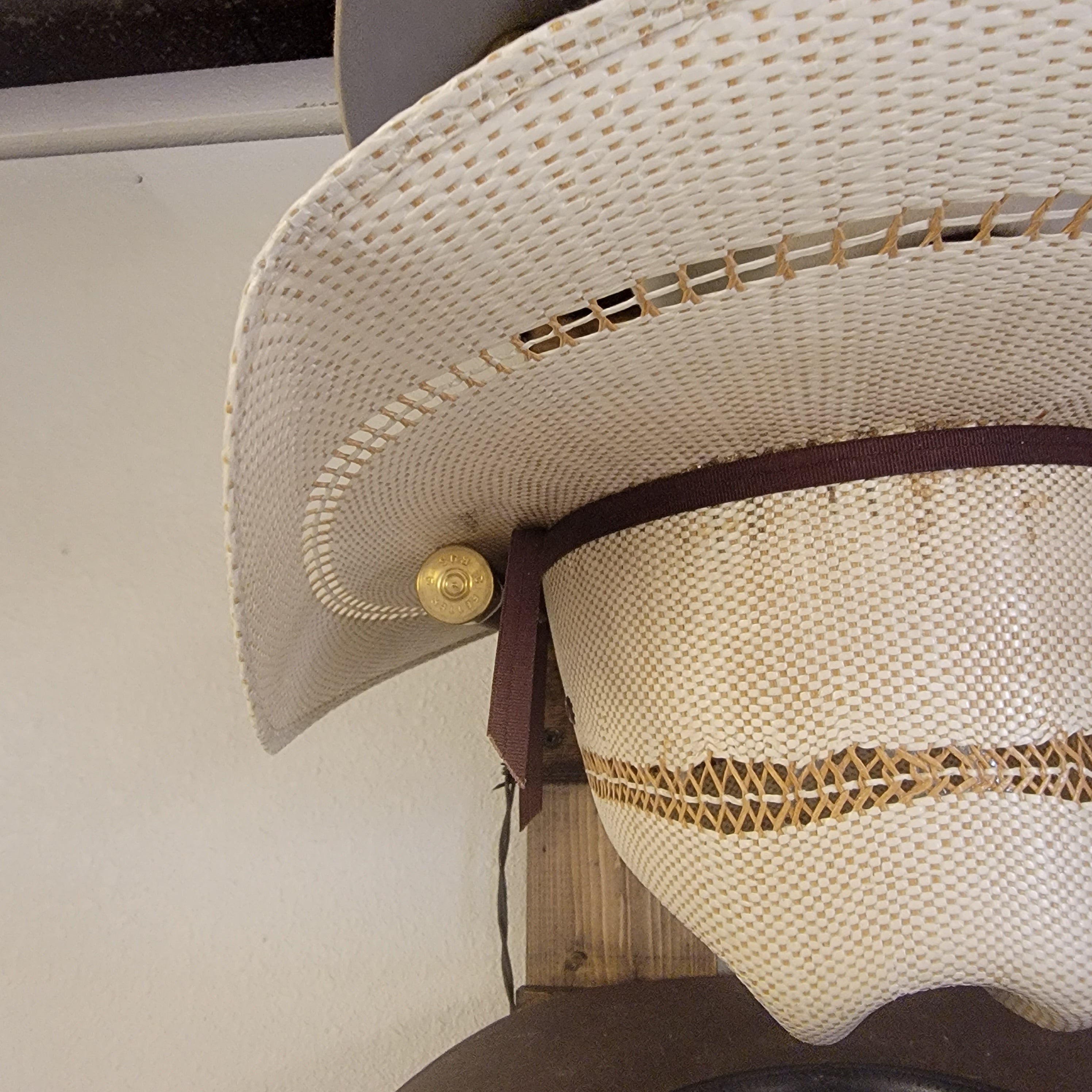 The 3-Hatter: Vertical Wall-Hanging Western Organization